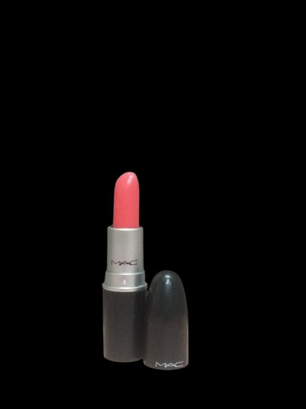 MAC Matte Lipstick Russian Red. - Image 3